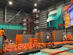 -极限PLAY运动娱乐新世界·团建派对潮玩休闲馆·室内蹦极高空游乐园