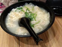 精肉小馄饨-小杨生煎(南汇欧尚店)