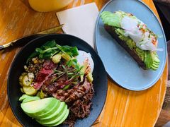 牛油果温泉蛋吐司-O'mills Sourdough Bakery&Bistro(永嘉路店)