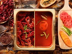 经典鸳鸯锅-尚尚仙·酸汤猪手·猪肚鸡火锅(华联万柳购物中心店)