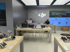 -DJI大疆(深圳华强北曼哈授权体验店)