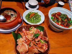 -老滇山寨•云南特色菜•地方菜•民族风情歌舞表演(金碧店)