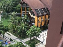 -三亚湾海居铂尔曼度假酒店