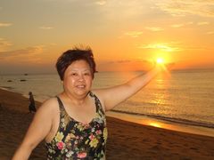 托住太阳-兴旺海鲜砂煲王