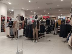 -优衣库(洛阳中州万达广场店)