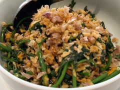 -Chom Cafe and Restaurant