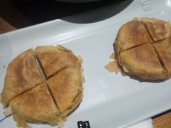 鲜花饼-云海肴·汽锅鸡·云南菜(天津国金汇店)