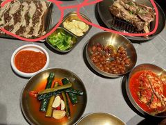 -草家酱蟹炭火烤肉店(珲春南路一店)
