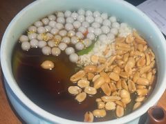 -吃饭皇帝大土家民族菜(荟聚店)