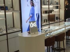 -J-Optical佳视明眼镜·蔡司视觉(青岛金茂览秀城店)