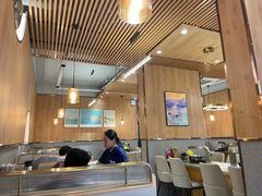 大堂-围炉肉舍•炭烤活鳗•丹东海鲜烤肉(步行街店)