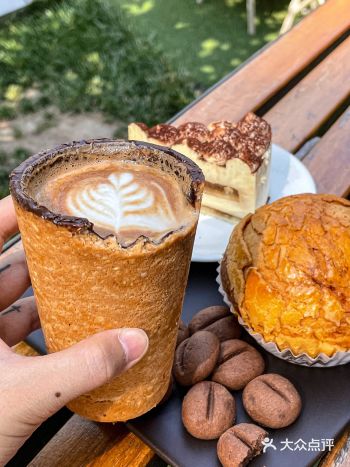 惊️西安这家店的咖啡杯居然可以吃掉诶