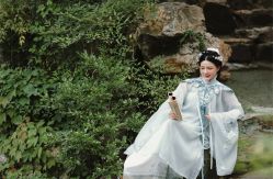 -一揽芳华汉服旗袍体验馆(拙政园店)