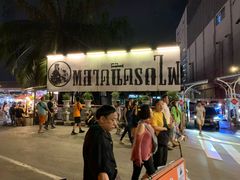 -席娜卡琳火车铁道夜市