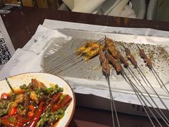 -三个大叔烤羊肉串·歌手驻唱·碳烤鲜肉(西三旗店)