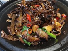 -云海肴·汽锅鸡·云南菜(天山百盛优客店)