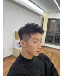 -H·Y HAIR SALON烫发·染发·造型