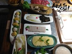 -老牌坊云南鱼豆花火锅(哈西万达店)