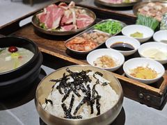 -围炉肉舍•炭烤活鳗•丹东海鲜烤肉(步行街店)