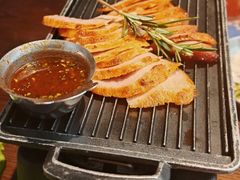 街头烤猪颈肉-泰妃殿(武汉首店)