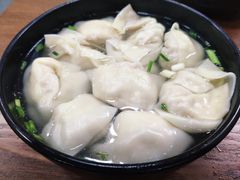 三鲜大馄饨-万寿斋(山阴路店)