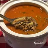 随便点了几个菜，他们家的汤真的好喝，还点了个肉夹馍