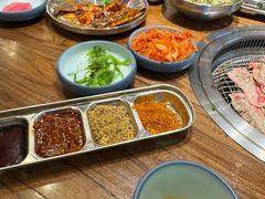 -明洞阿姨·韩式酱蟹烤肉·创意料理(三元桥店)