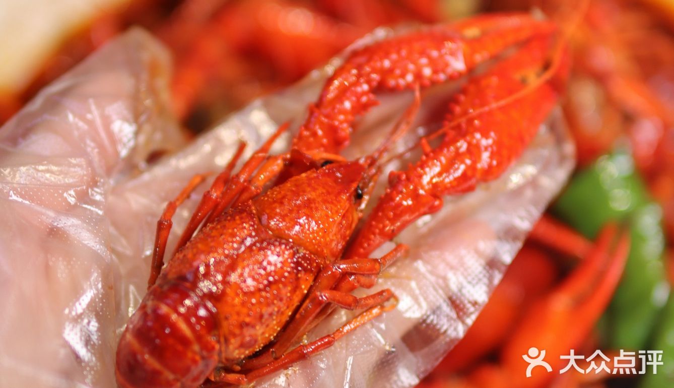 回味甘甜，夏天就是要吃冰镇小龙虾！