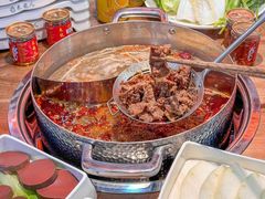 -来龍儿鲜切牛肉自助老火锅