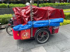 -詹爷爷乌节路街头冰淇淋