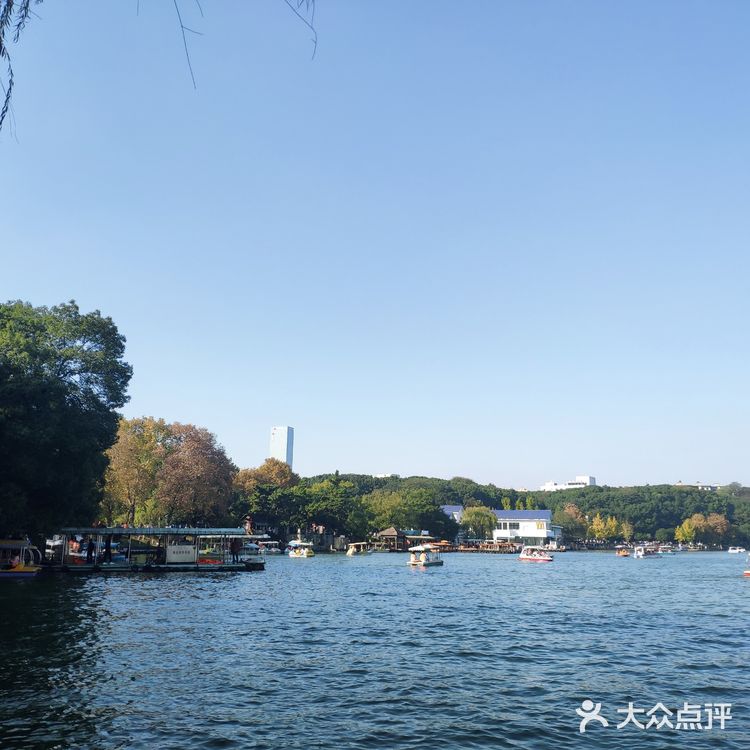 烈士公园原来可以这么美[亲亲]