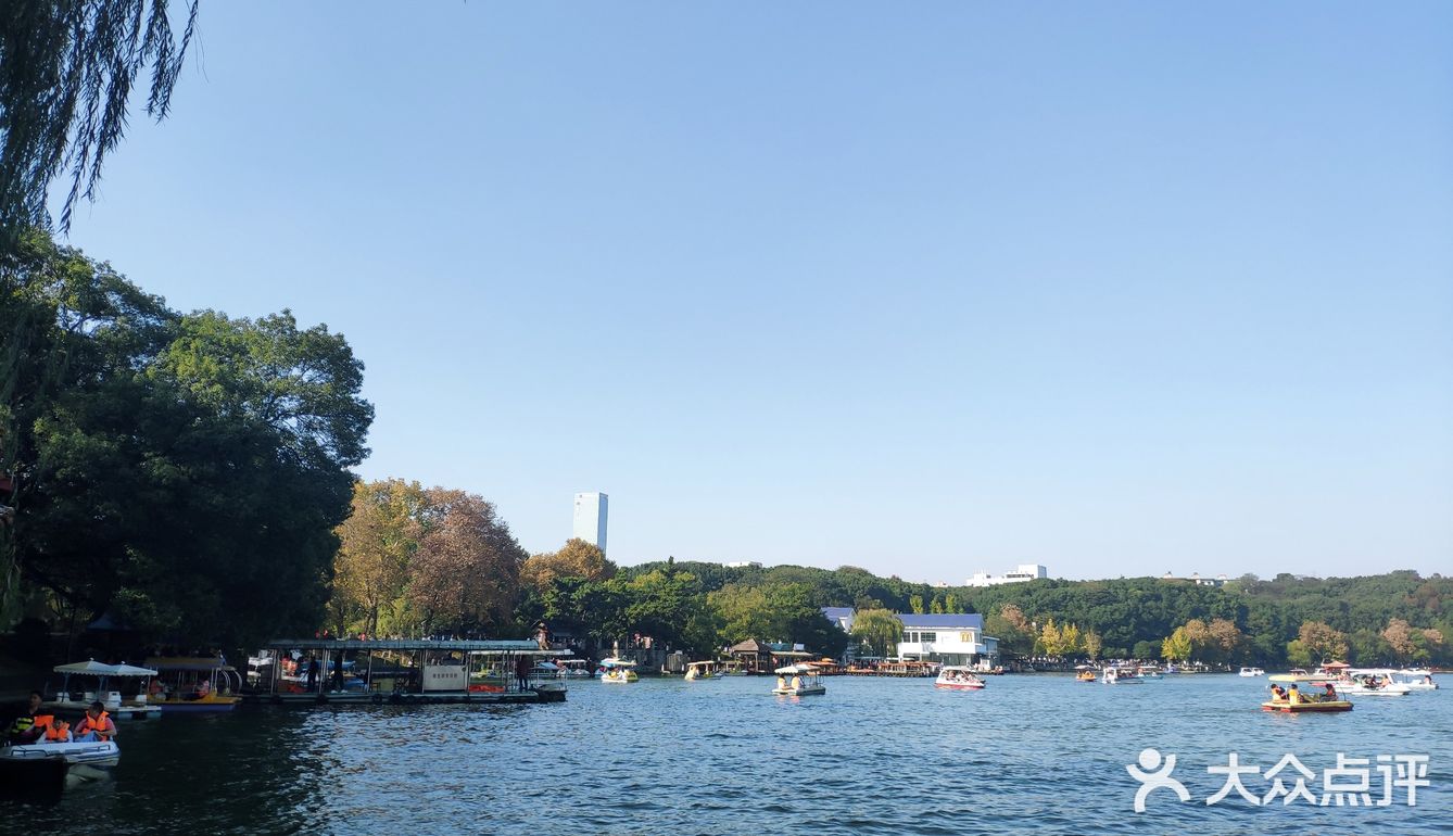 烈士公园原来可以这么美[亲亲]