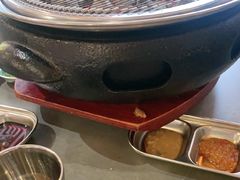 -围炉肉舍•炭烤活鳗•丹东海鲜烤肉(步行街店)