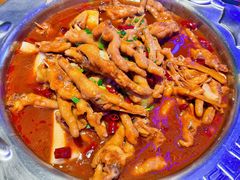 最爱吃的软糯糯的鸡爪-胖哥俩肉蟹煲(虹口龙之梦店)