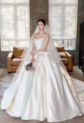 -莫小姐婚纱