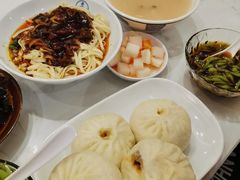 -李与白包子铺(桐梓林店)