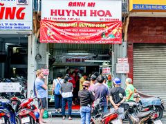 -Bánh Mì Huynh Hoa
