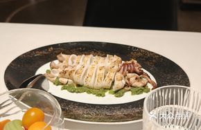Pan-Seared Squid with Charred Chili Sauce