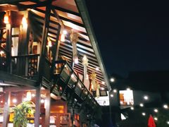 -Dash Teak House