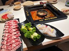 -老牌坊云南鱼豆花火锅(哈西万达店)