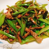 绿油油的下饭菜 · 四季豆炒肉