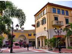 -佛罗伦萨小镇广佛名品奥特莱斯(疏港路店)