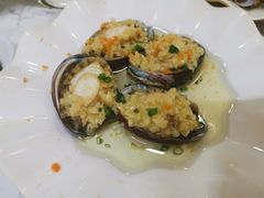 蒜蓉蒸鲍鱼-琼大师东方烤乳猪(亚特兰蒂斯店)