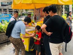 -詹爷爷乌节路街头冰淇淋