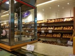 面包甜点陈列柜-老佛爷饼店