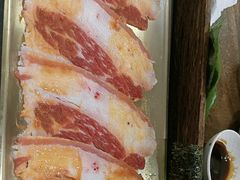 -围炉肉舍•炭烤活鳗•丹东海鲜烤肉(步行街店)