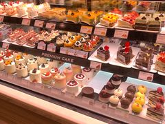 面包甜点陈列柜-巴黎贝甜(大宁国际商业广场店)