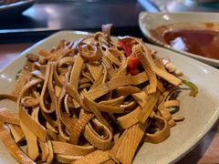 -亮亮面馆(经六路店)