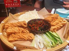 -魏铭鱼头捞饭(晋阳路店)