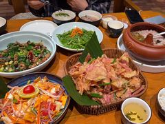 -老滇山寨•云南特色菜•地方菜•民族风情歌舞表演(金碧店)